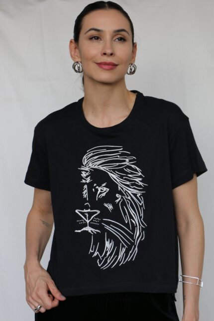 tshirt lion frente | preto com prata